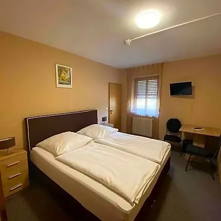 Отель Hotel-gasthof 
