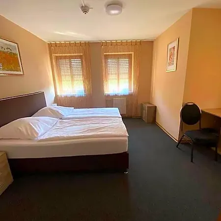 Отель Hotel-gasthof 